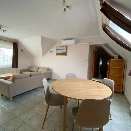 In Gyenesdias/balaton 33084 * Gyenesdiás