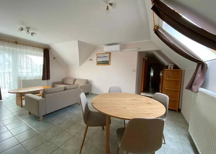 Apartment In Gyenesdias/Balaton 33084 * Gyenesdiás